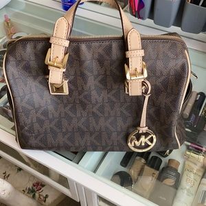 Michael Kors Greyson signature satchel